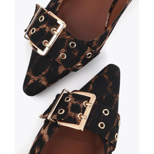 Scarpa bassa con cinturino personalizzato e dettagli con fibbia