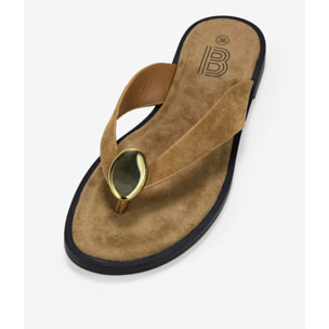 Sandalias de dedo taupe con aplique metálico