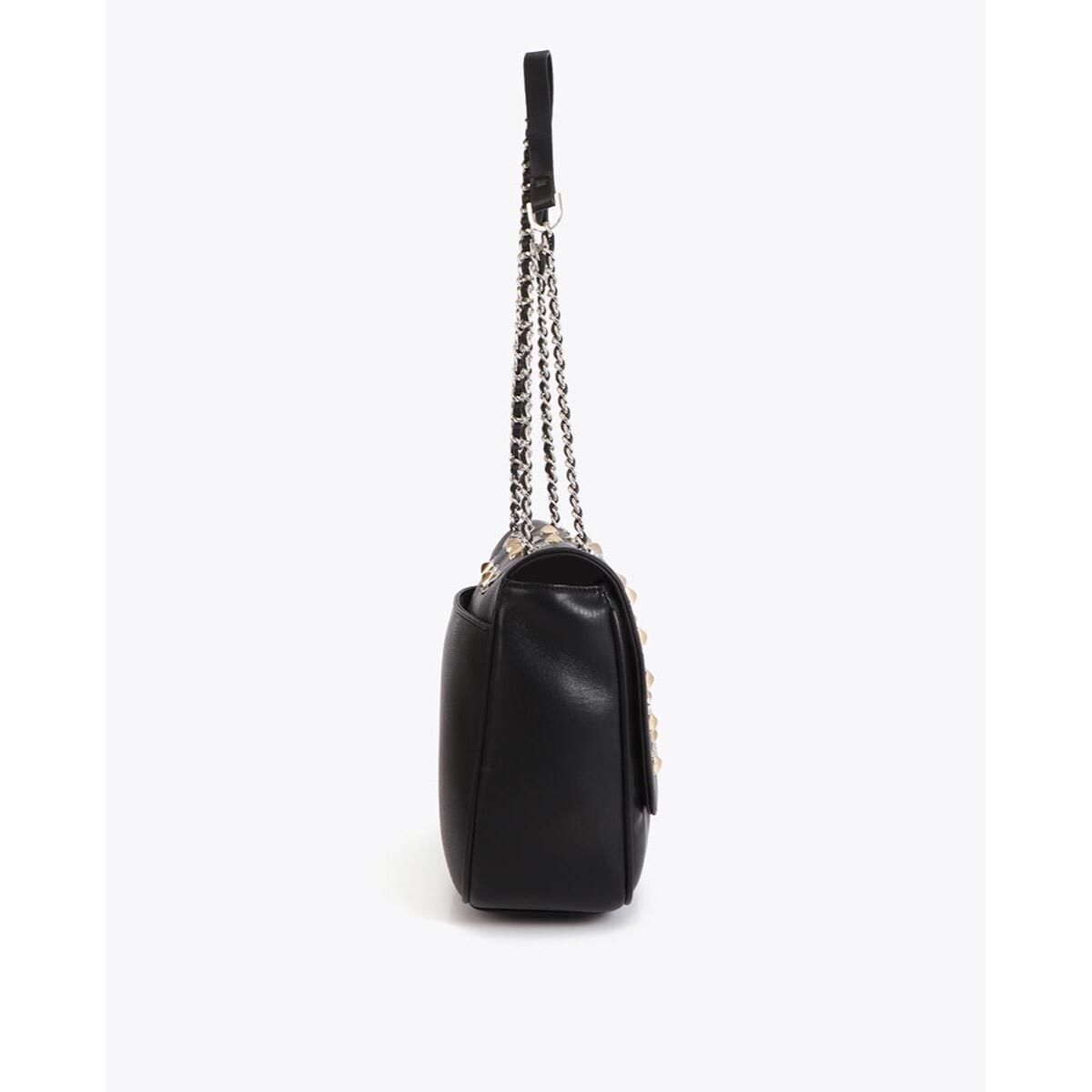 Borsa a tracolla con patta e borchie oro e argento