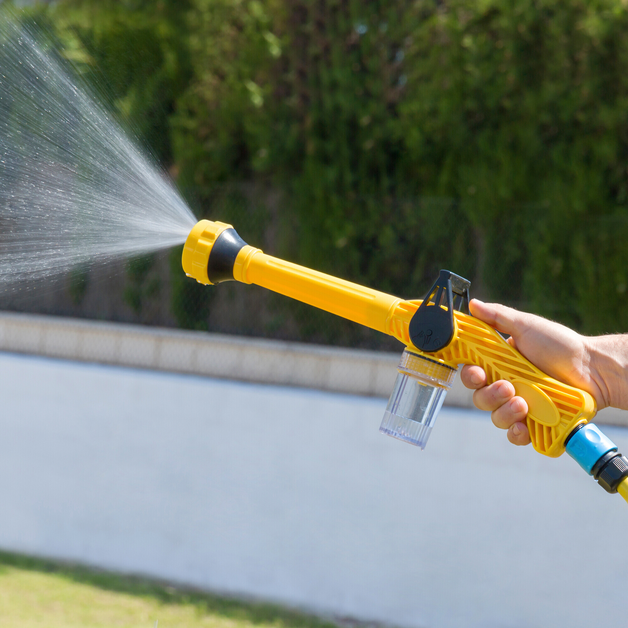 Pistola ad acqua a pressione con 8 in 1 serbatoio InnovaGoods - giallo - 41 x 15 x 5,5 cm