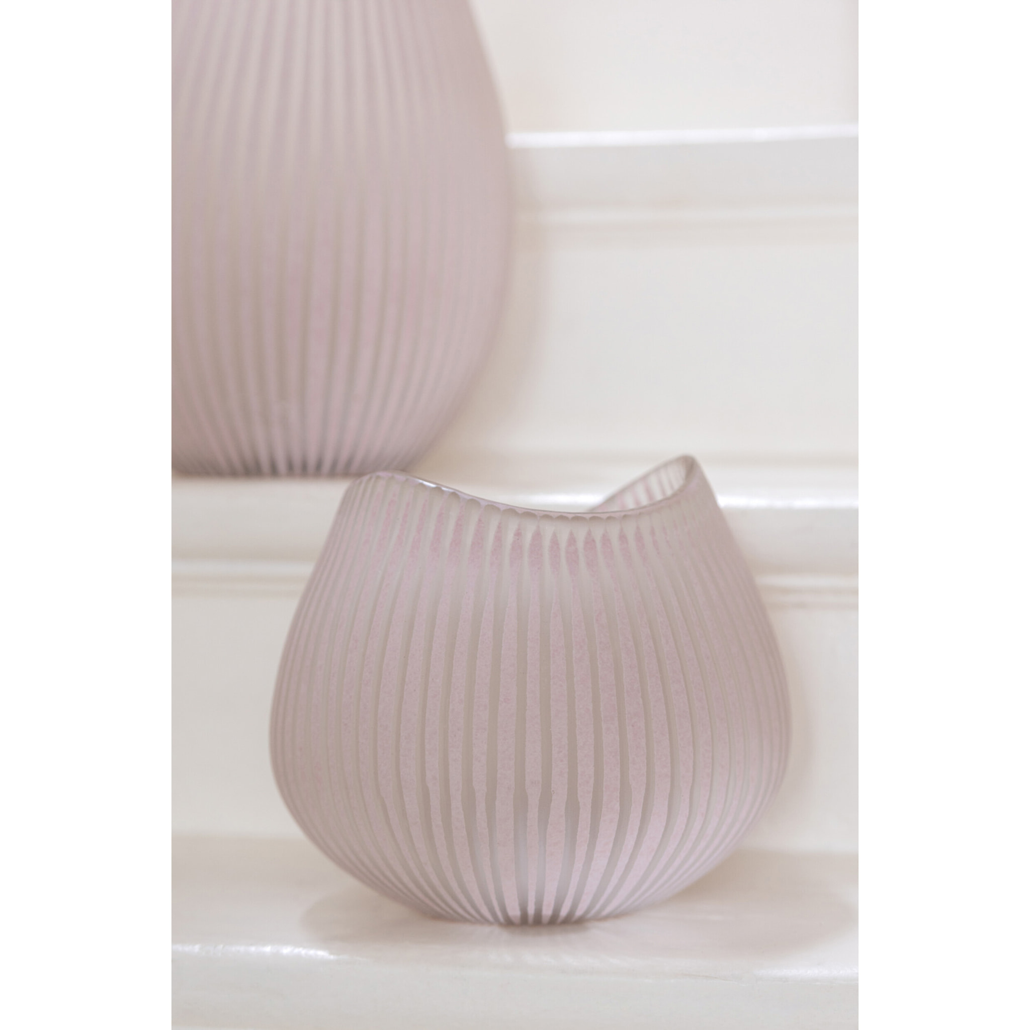 J-Line vase Ligne - verre - rose clair - small - Ø 22 cm