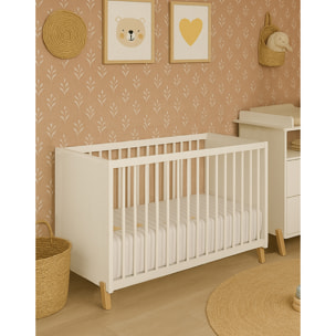 Lit bébé 120 x 60 sur pieds en bois blanc