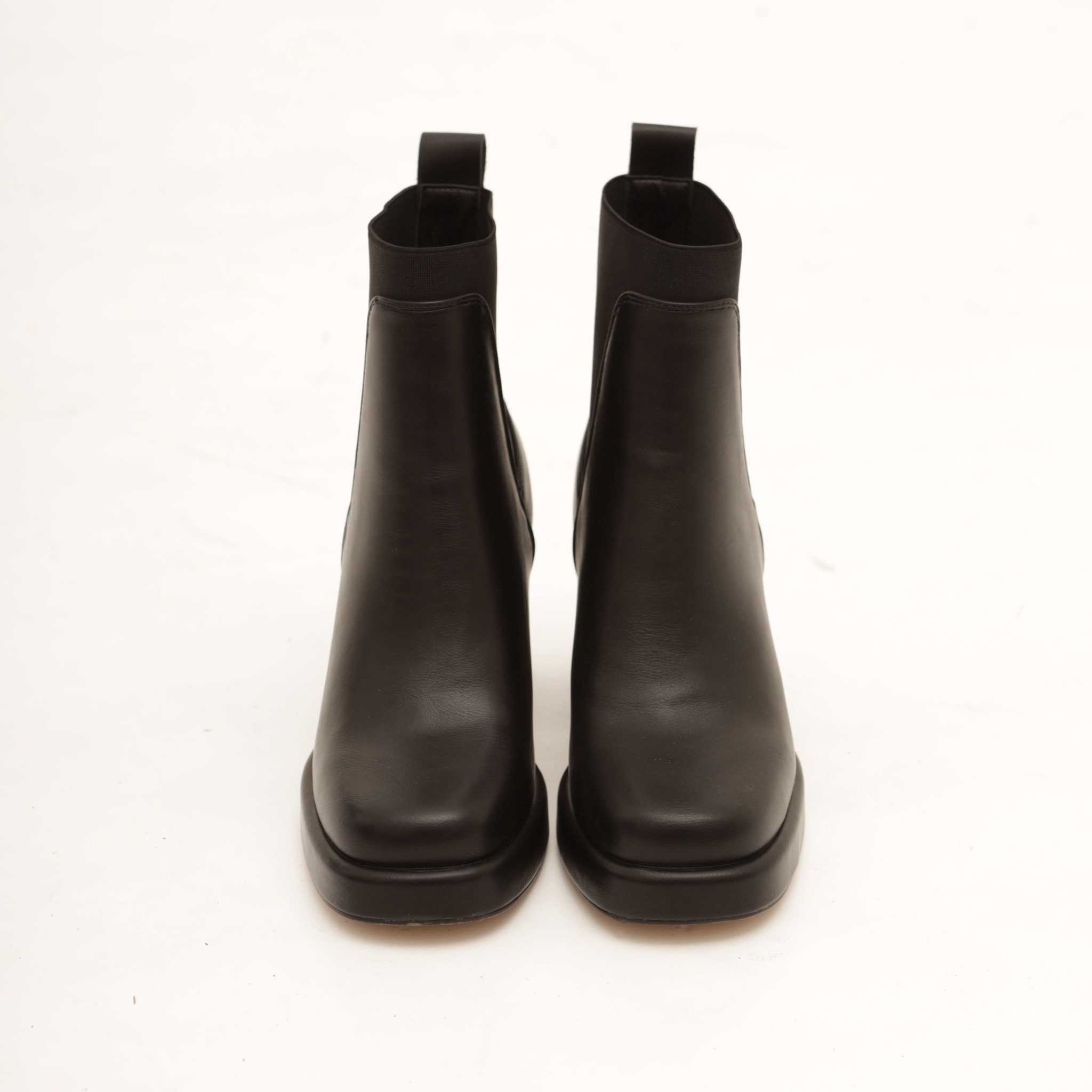 STIVALETTO ELASTICO E PLATEAU NERO