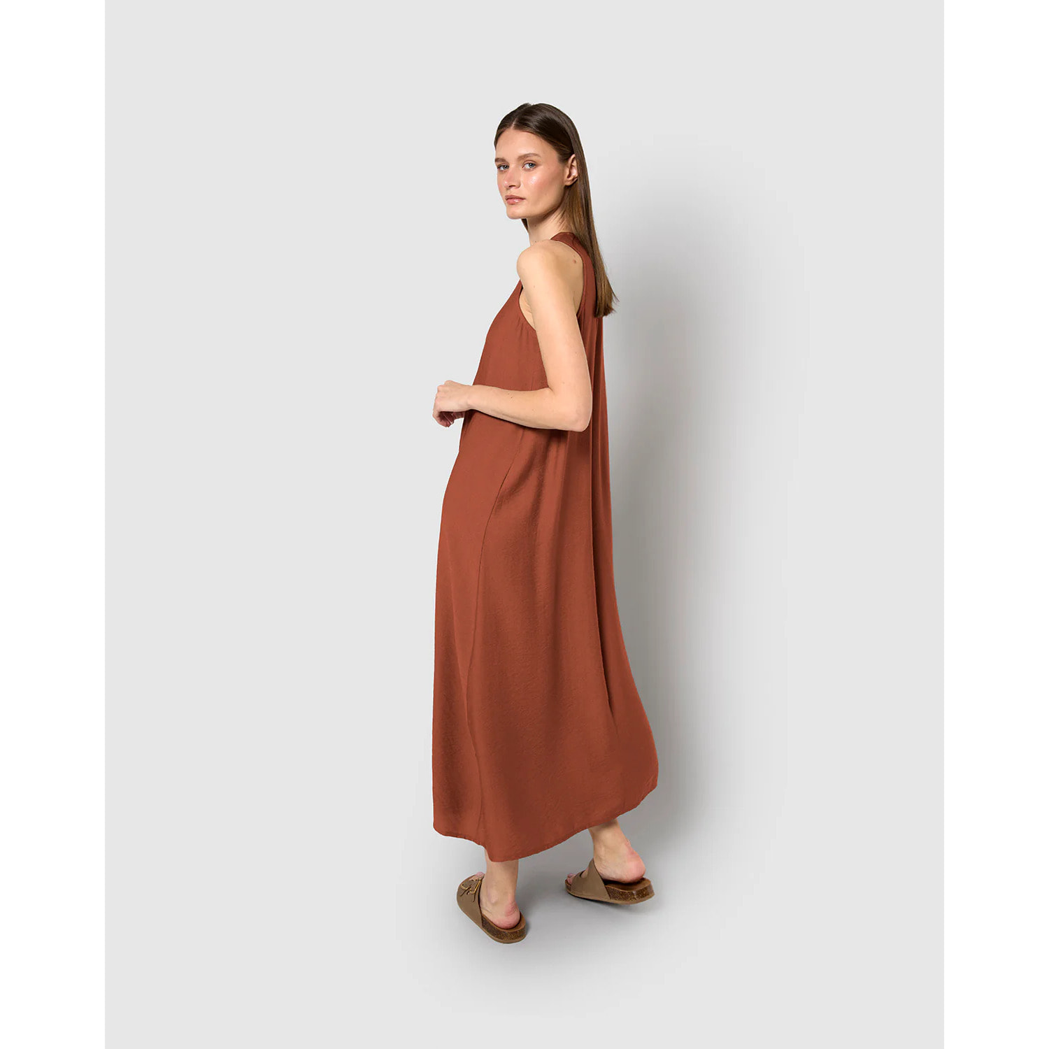 Vestido largo sin mangas fluido caldera