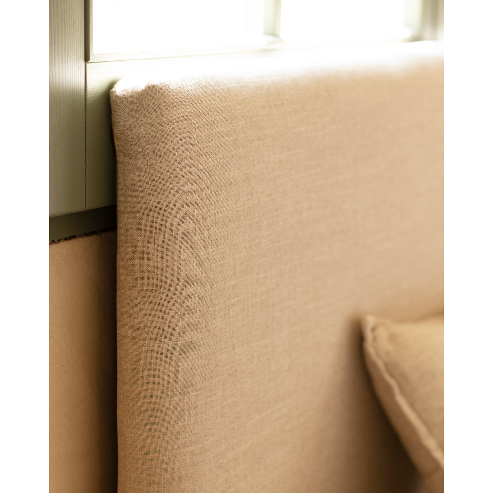 Lit rembourré en lin beige pour les matelas en différentes tailles