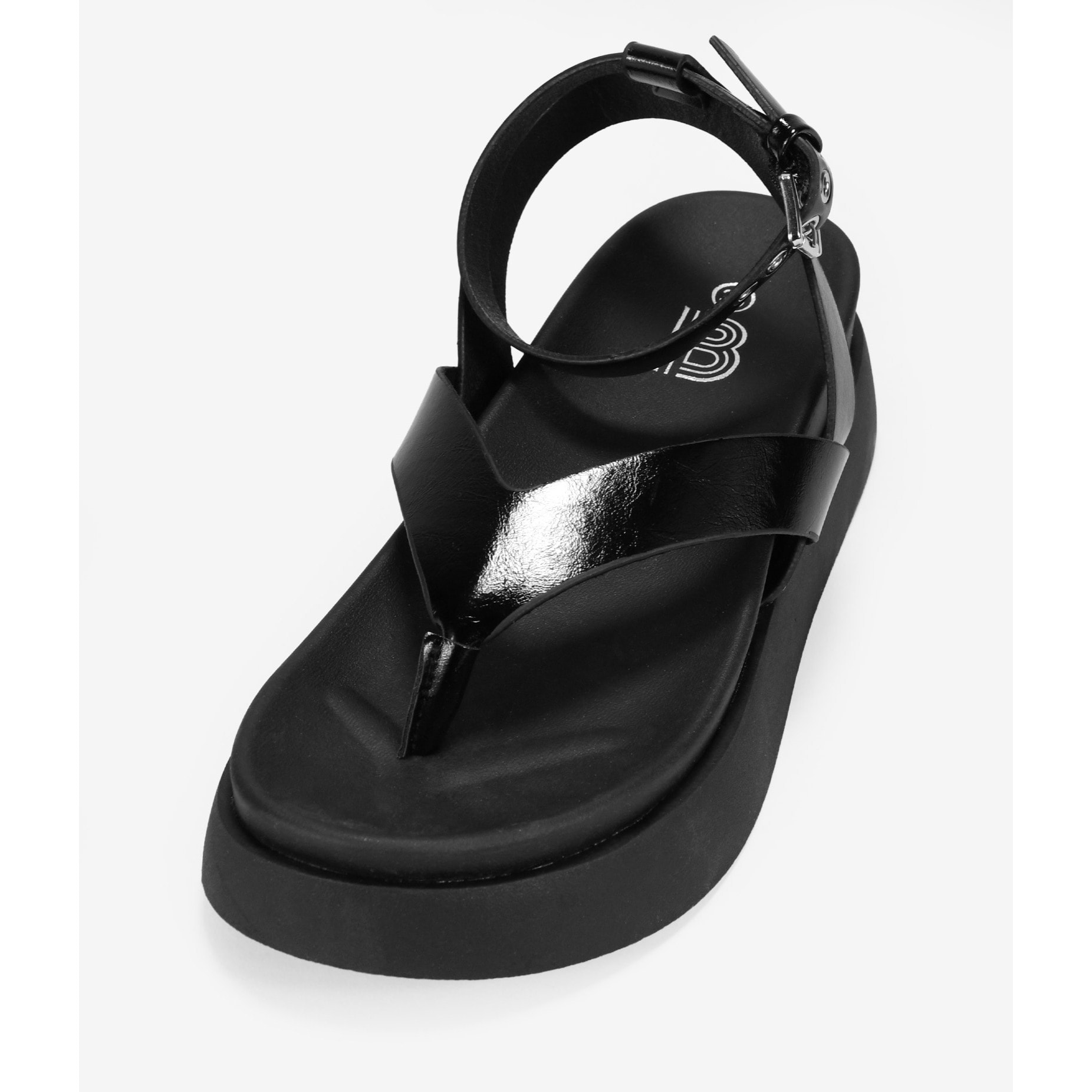 Sandalias de dedo negras con plataforma