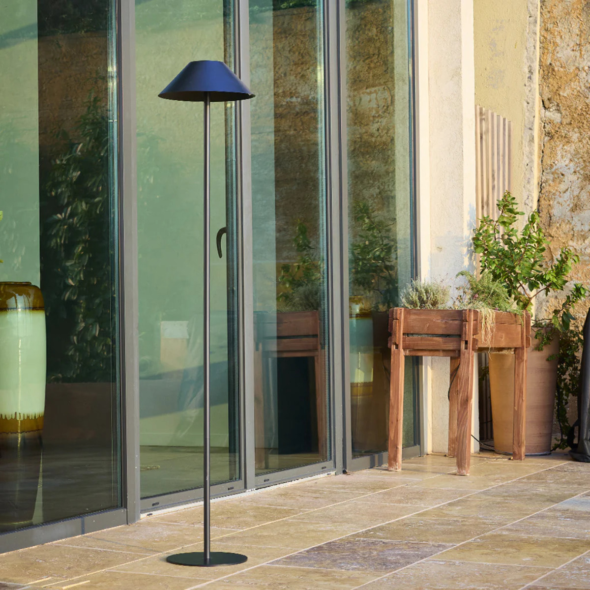 Lampadaire solaire NERIO TALL H150CM