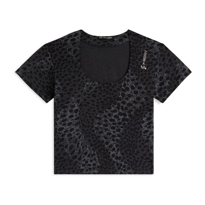 T-shirt slim fit cropped con stampa animalier