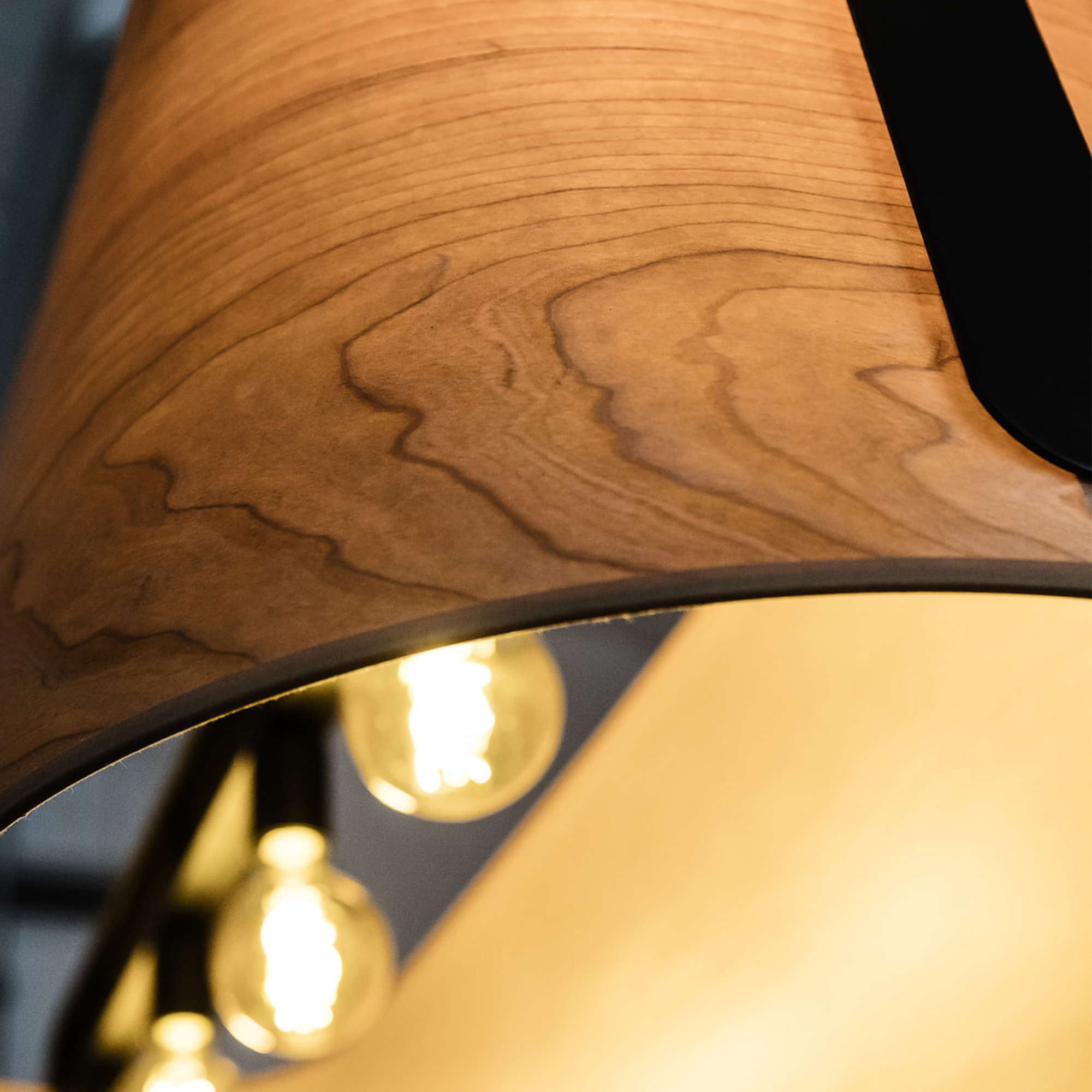 STOOD Lampada sospensione nera et legno