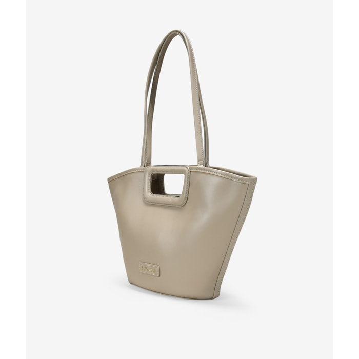 Bolso capazo beige con asas de mano