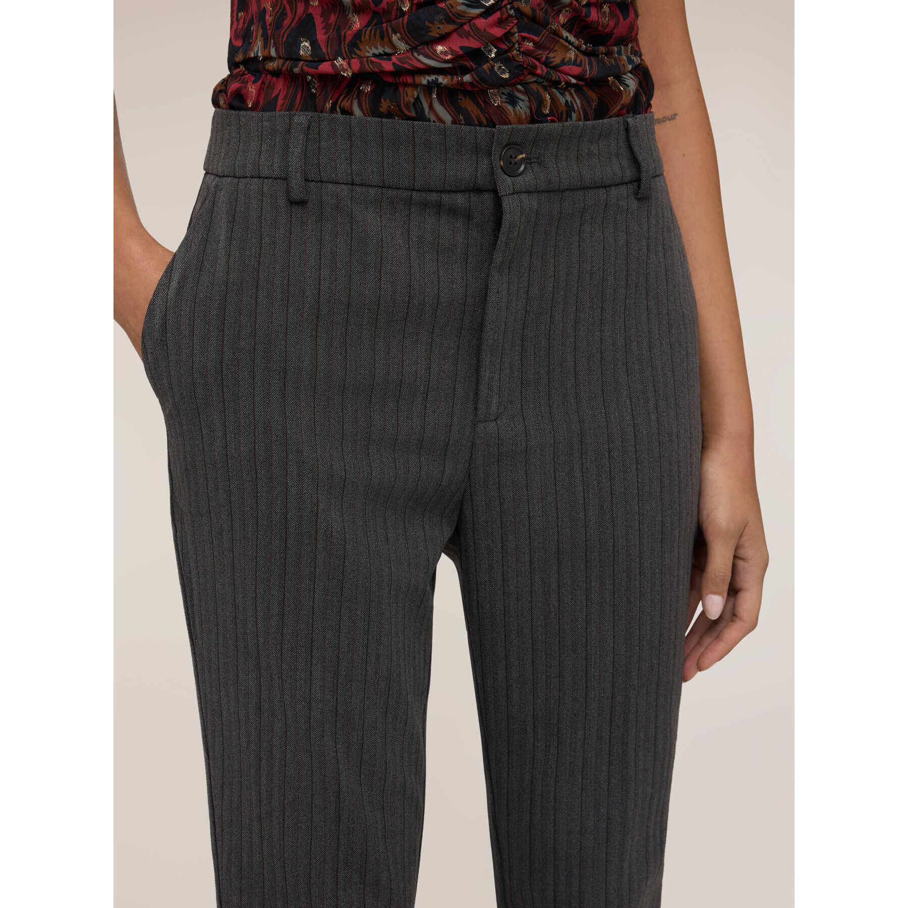 Motivi - Pantaloni slim regular in fantasia gessata - Grigio
