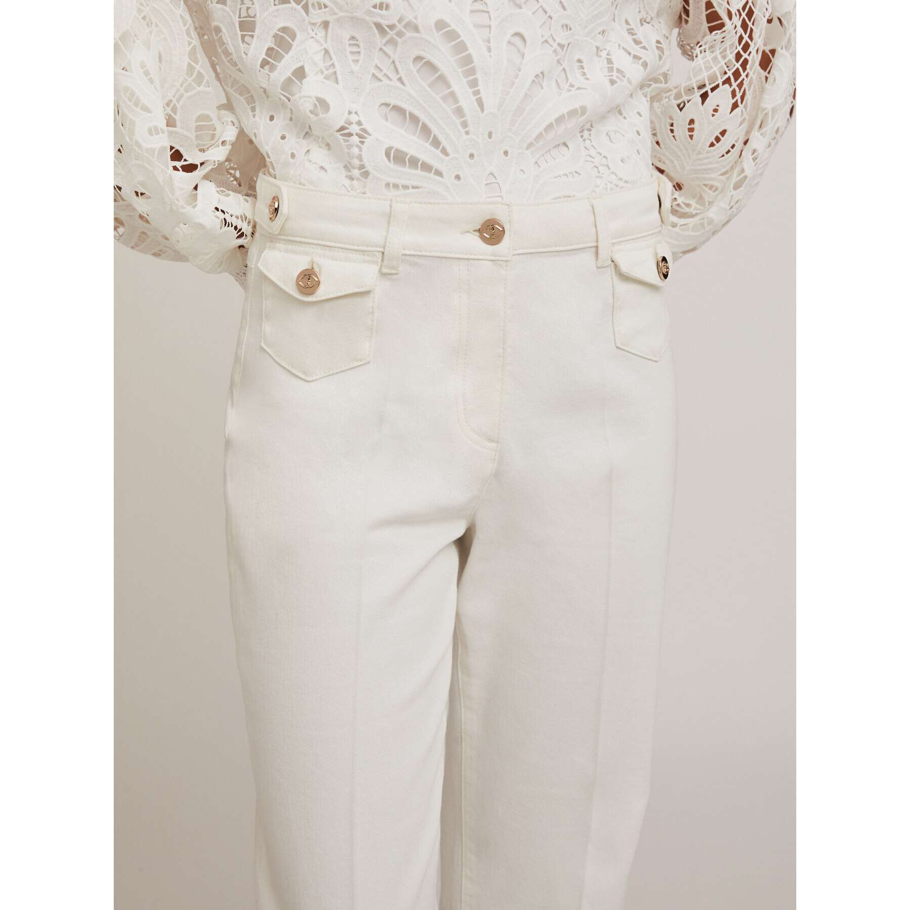 Motivi - Pantaloni flare con tasche - Bianco