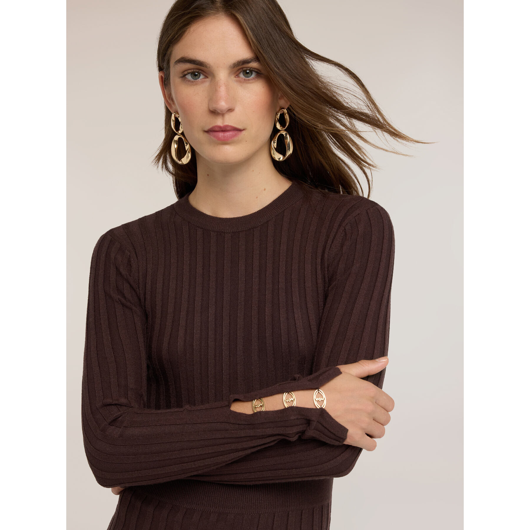 Motivi - Minidress in maglia a coste con gonna plissé - Marrone