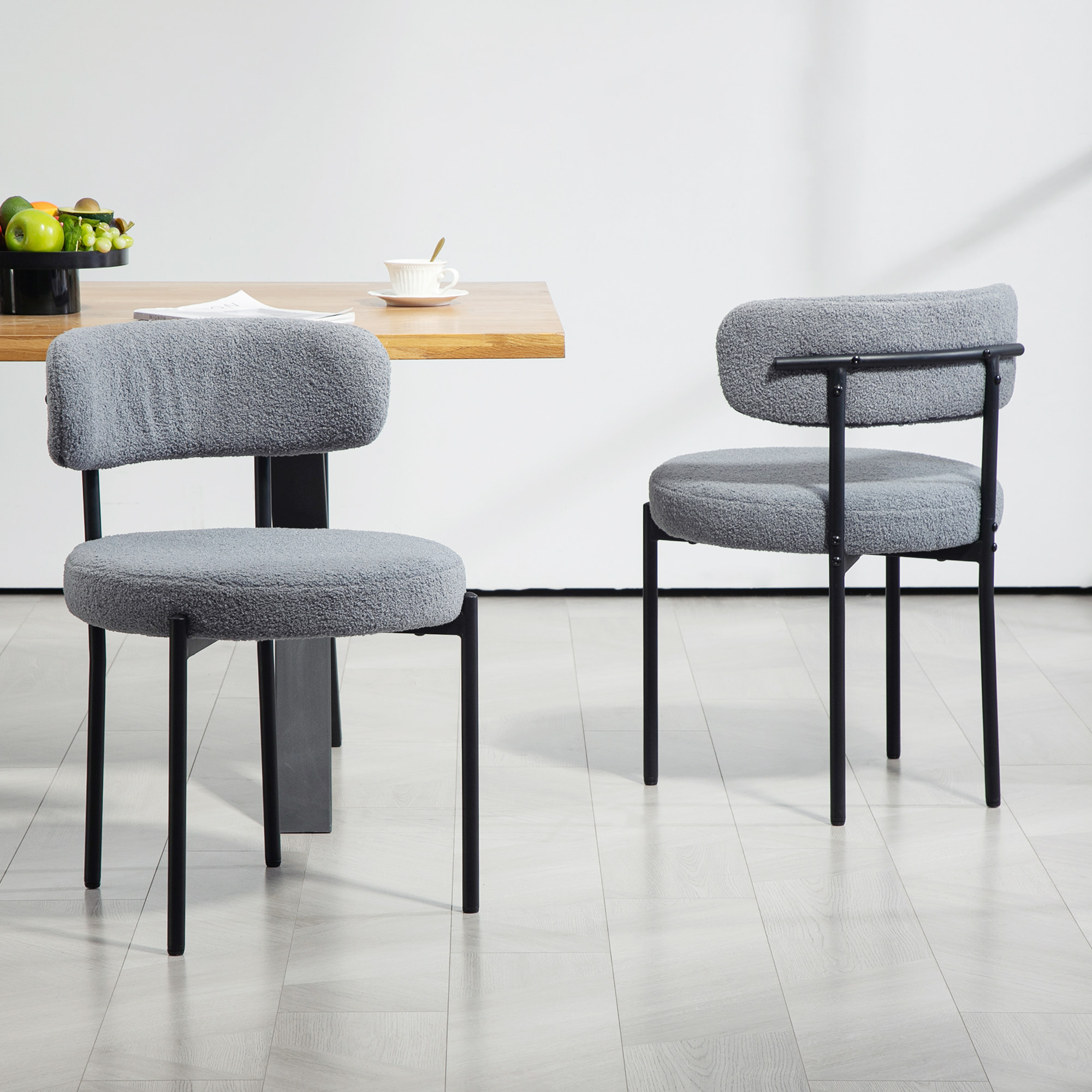 Lot de 2 chaises de salon style néo-rétro - assise ronde, dossier enveloppant - acier noir effet laine bouclée gris