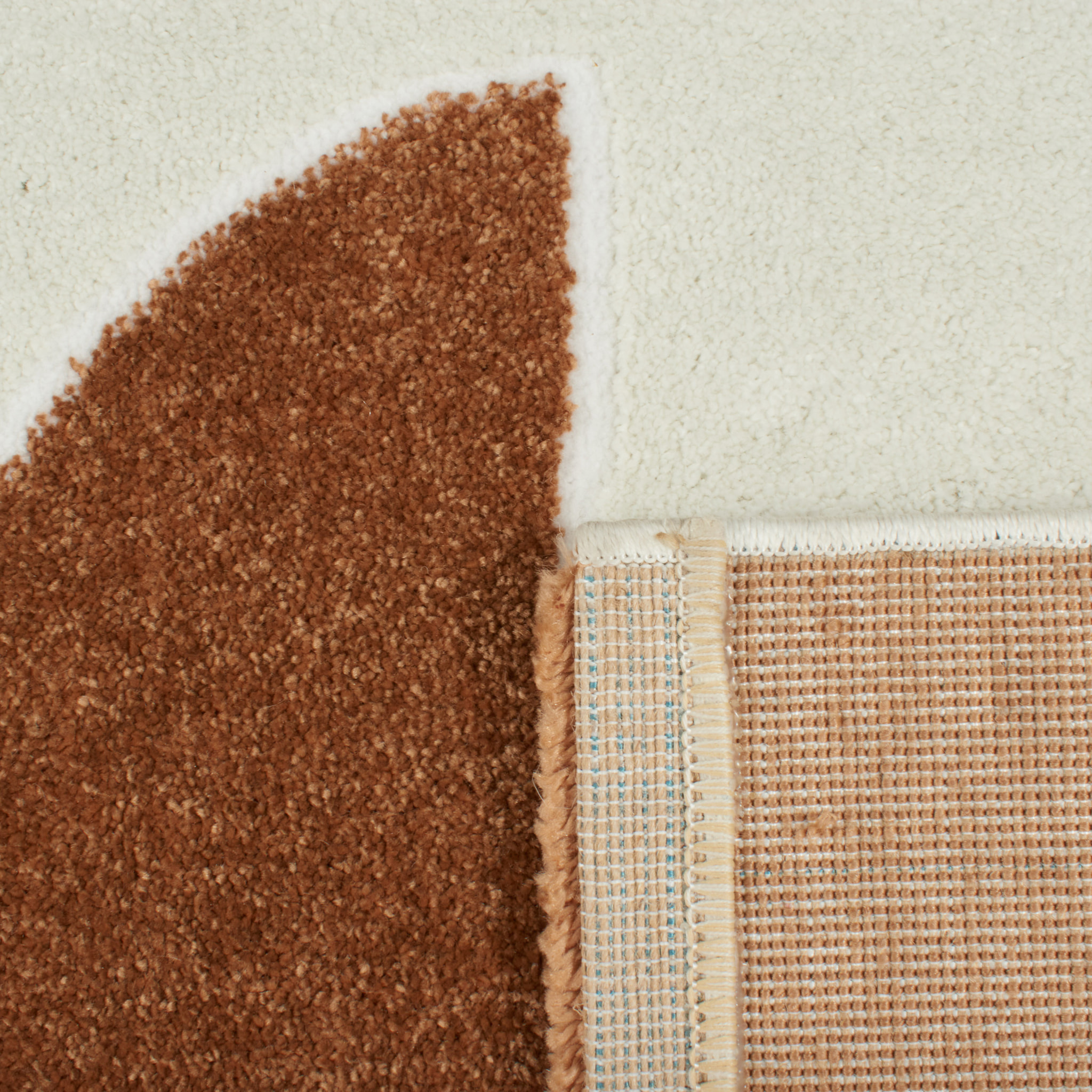 MEMPHIS - Tapis géométrique en polypropylène motif marron