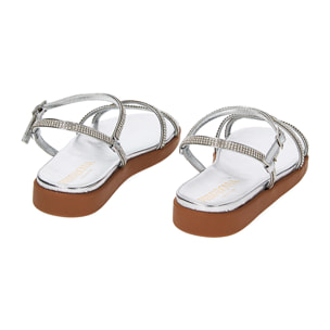 Sandalias bajas plateadas en laminado con piedras