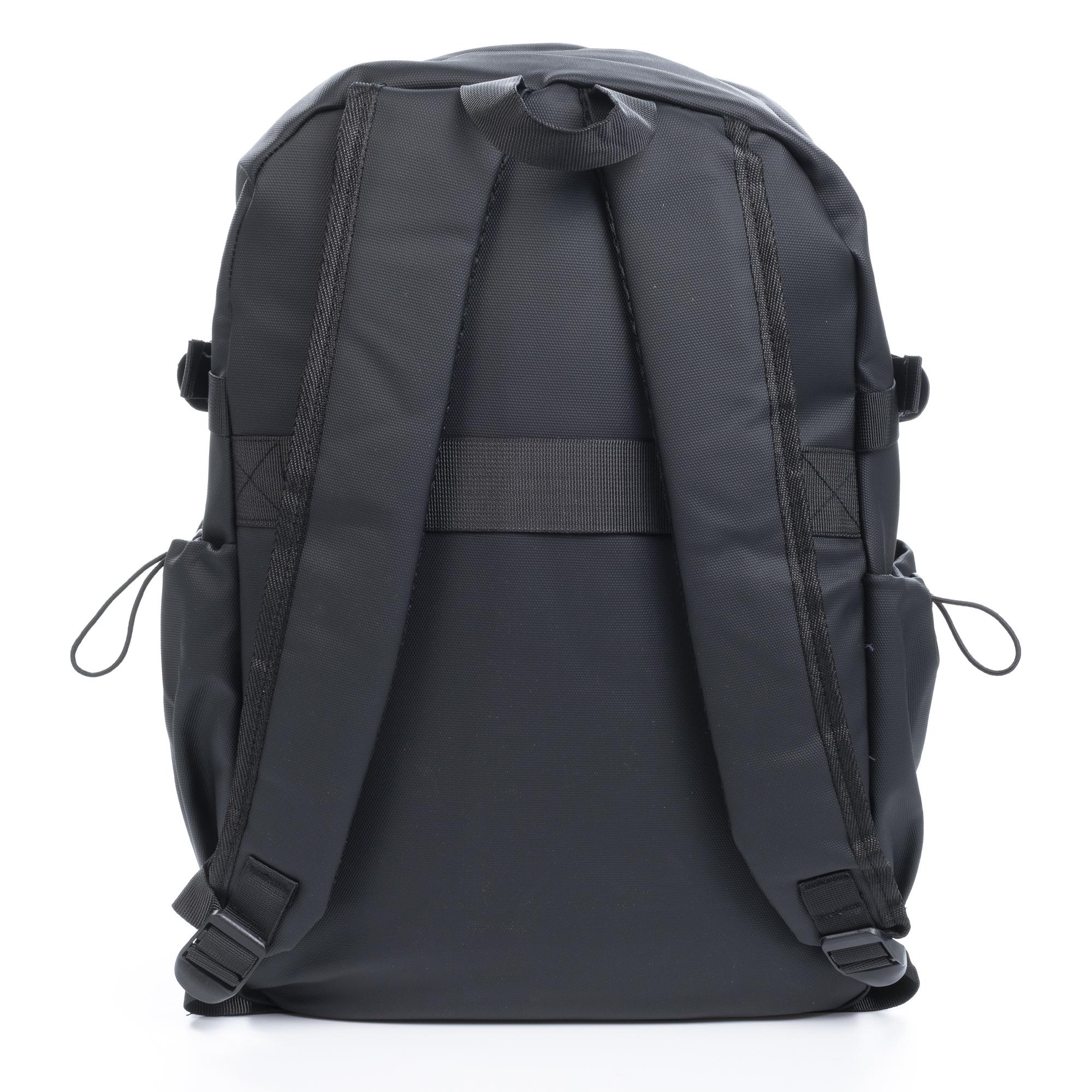 Mochila multi compartimento, porta Laptop 15.6''. Capa impermeable. Adaptable a Trolley. Toma USB externa.