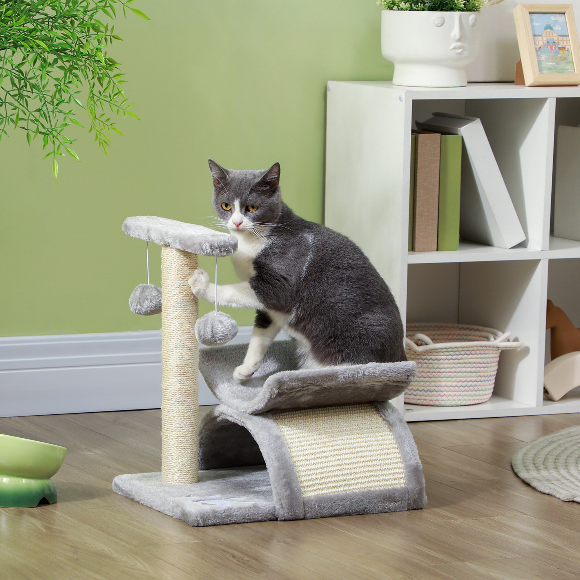 Arbre à chat design - griffoir, grattoir - jeu 2 boules rotatif, panier, tunnel - sisal peluche grise