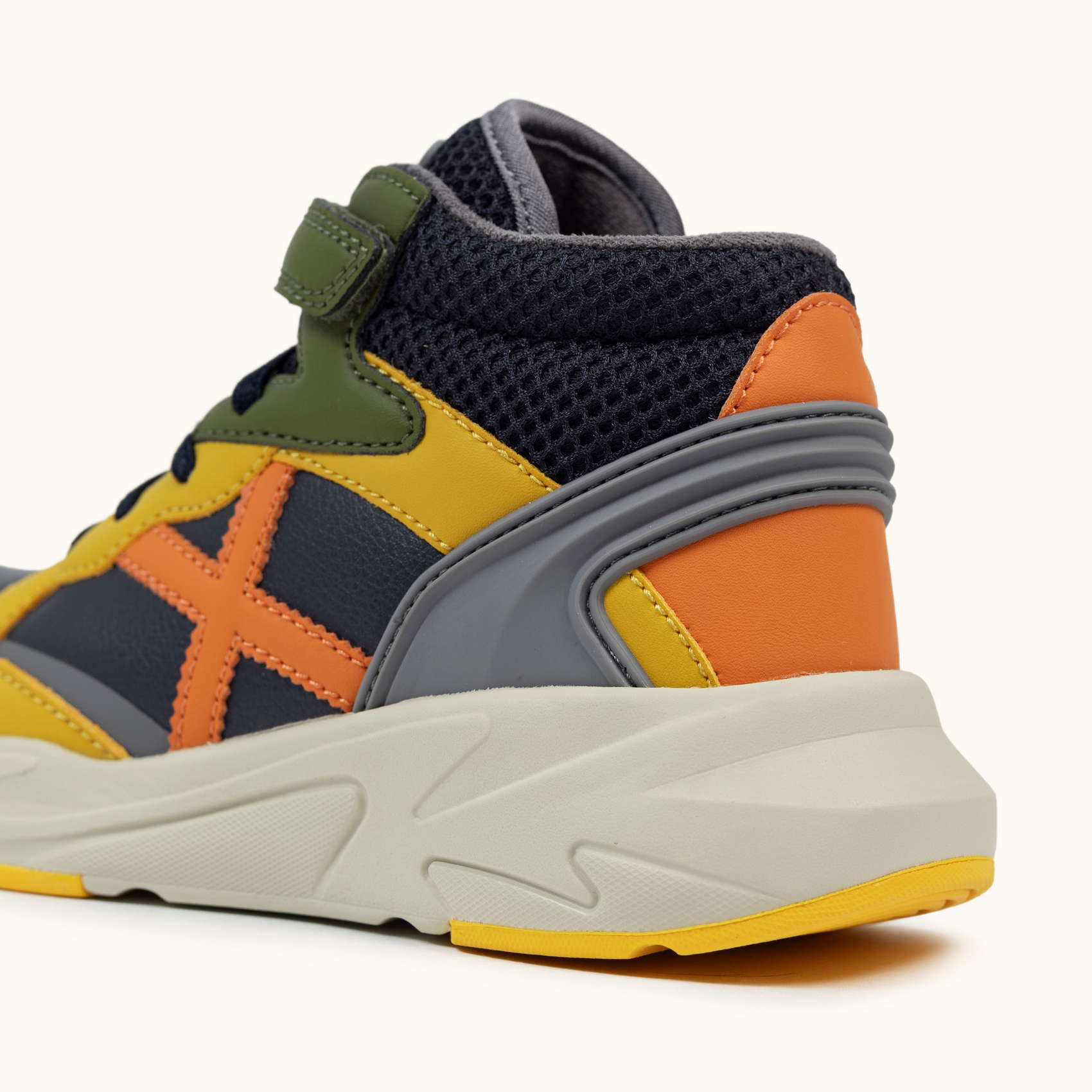 MUNICH MINI TRACK BOOT VCO 31