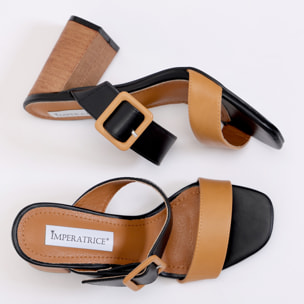 Sandali in simil pelle con tacco alto in sughero e fascia con fibbia