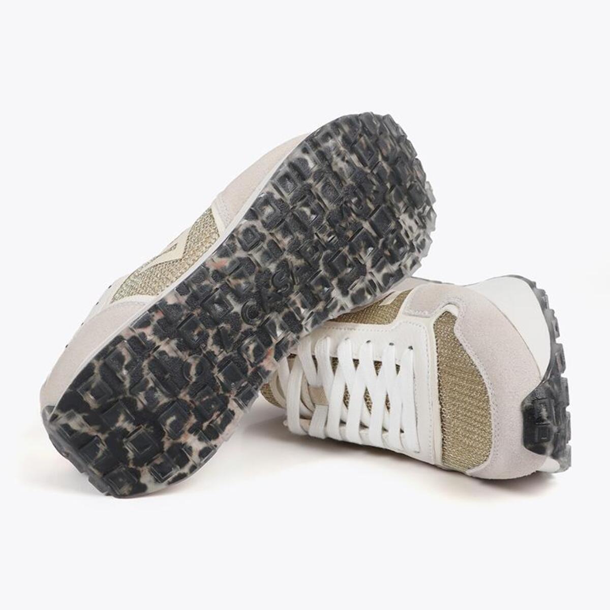 Sneaker con Suola Personalizzata e Stampa Animalier e Dettagli in Pelle