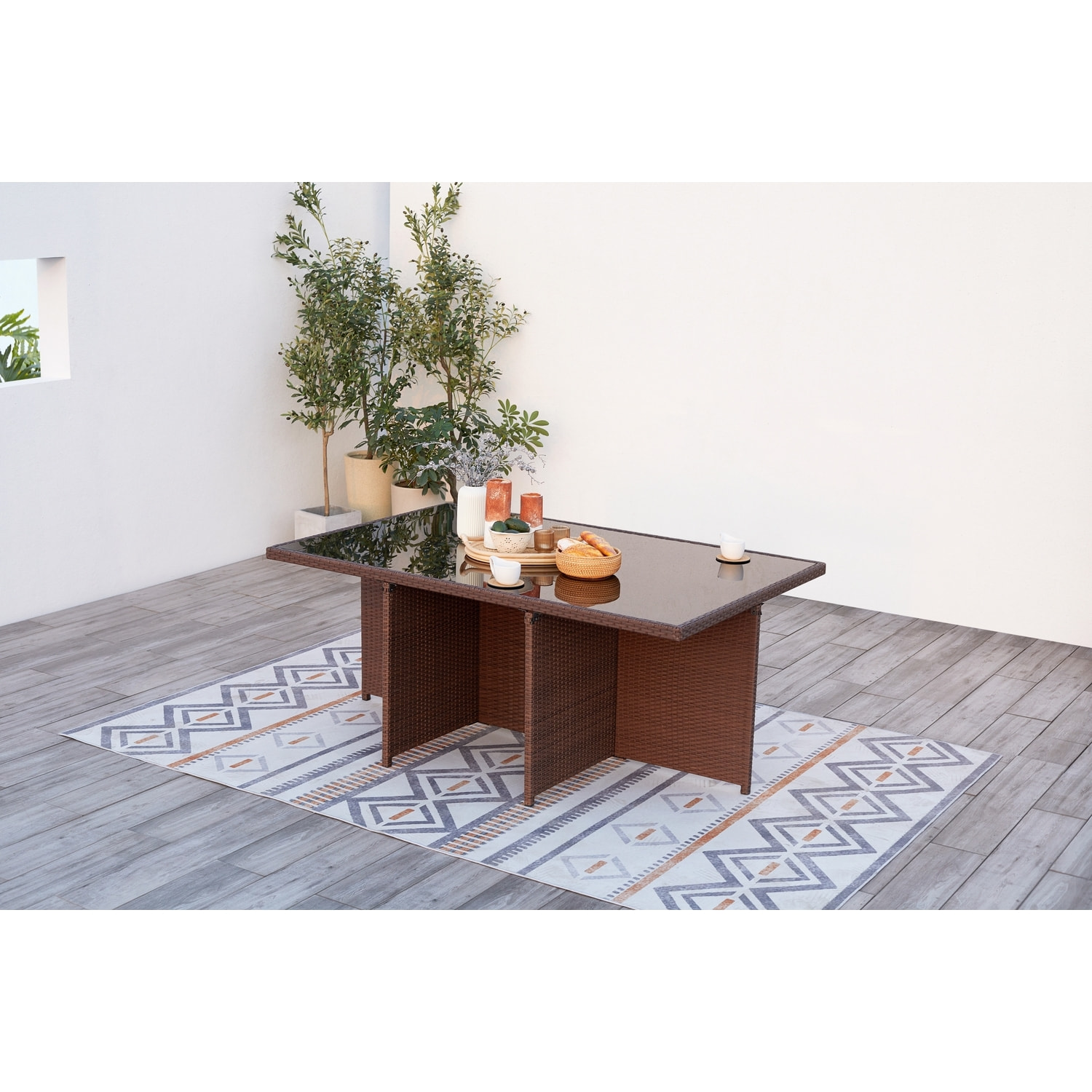 Table et chaises 10 places encastrables résine marron/blanc DALMA