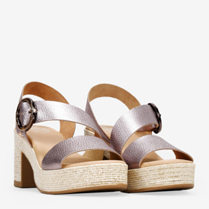 Sandalias de piel metalizadas con tacón y hebilla