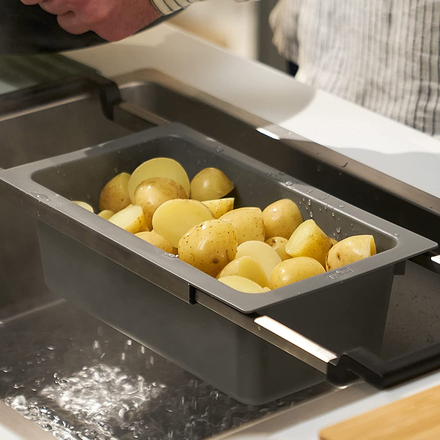 ALL IN Set d'accessoires universel Planche à découper Bambou 32x20 + Panier égouttoir PVC Noir Sanitized (ALLINSET-1-SP)