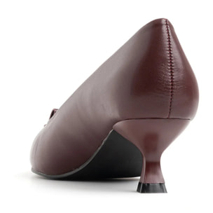 Decolleté tacco kitten con applicazione - VINO