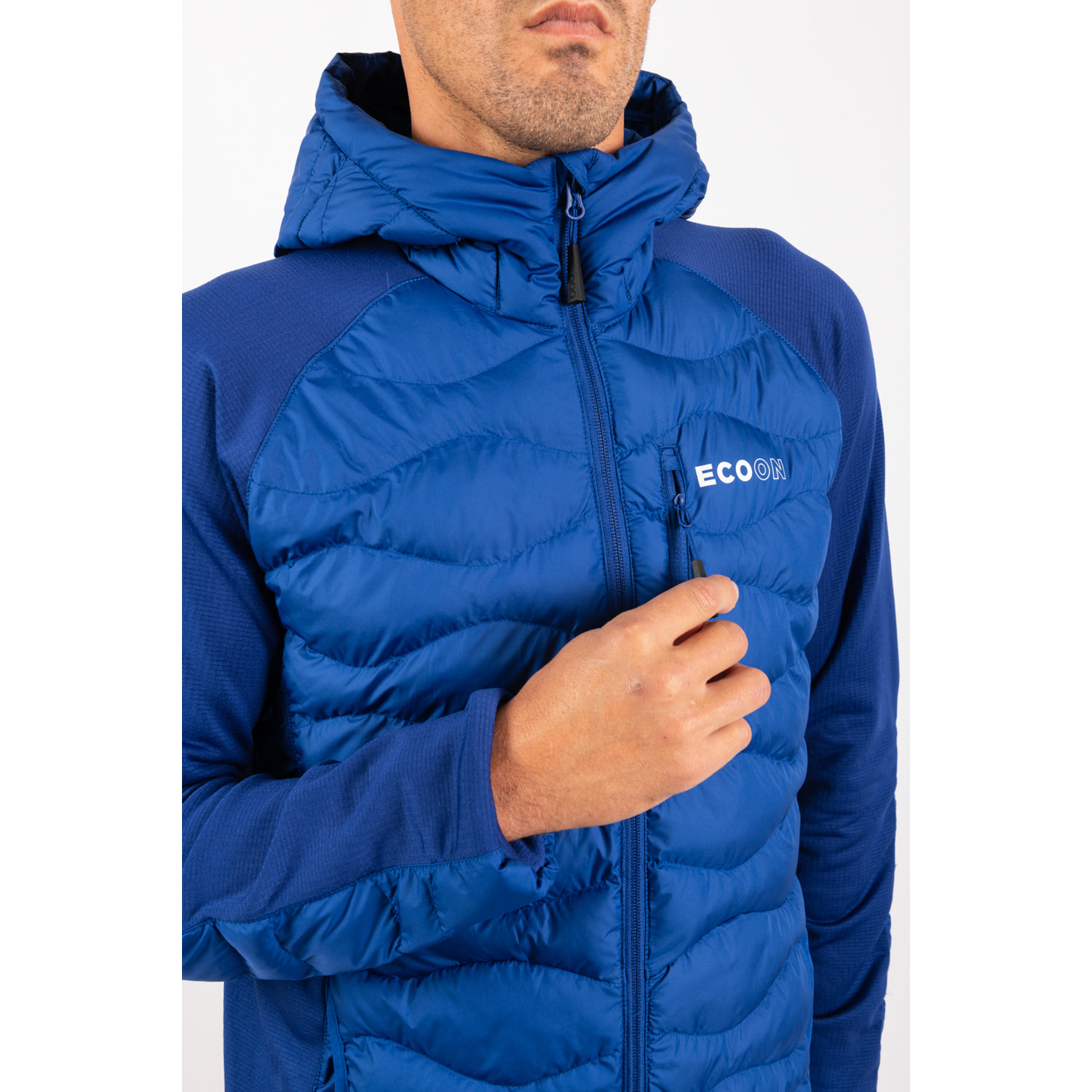 Chaqueta ECOActive Hybrid Insulated Jacket with cap marca ECOON - Azul Cielo