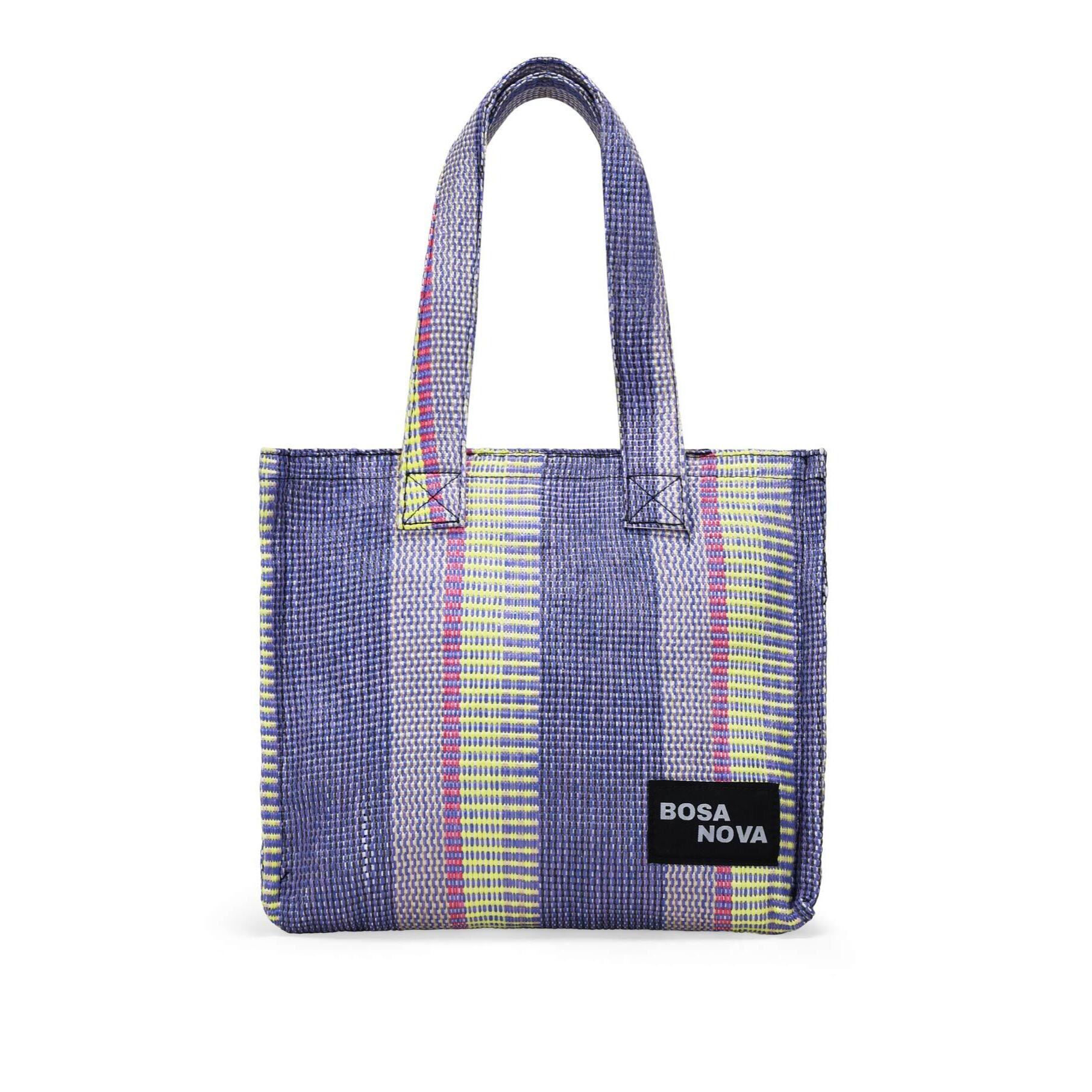 Bolso de hombro lila en rafia con rayas