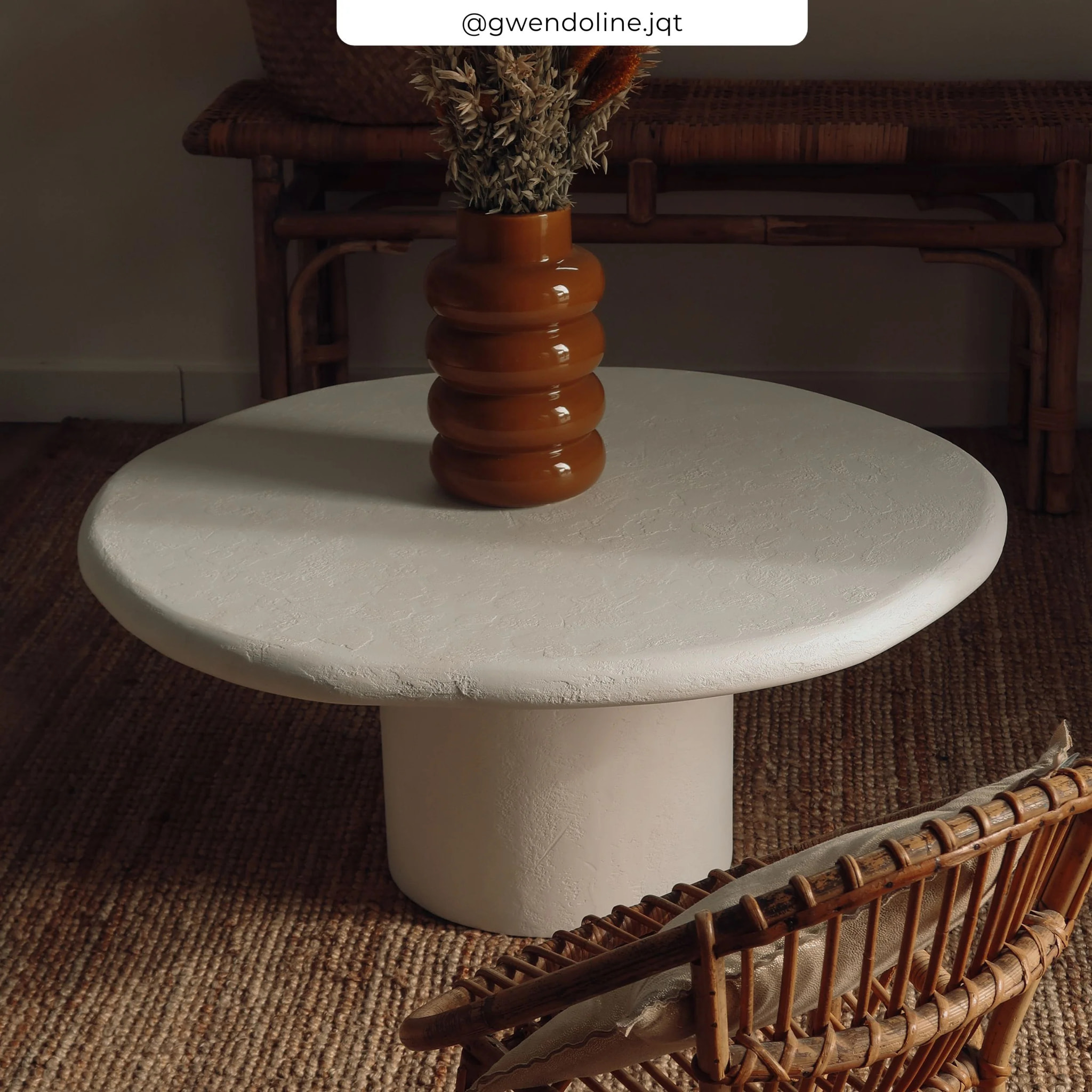 Table basse ronde en béton blanc cassé - Lulli