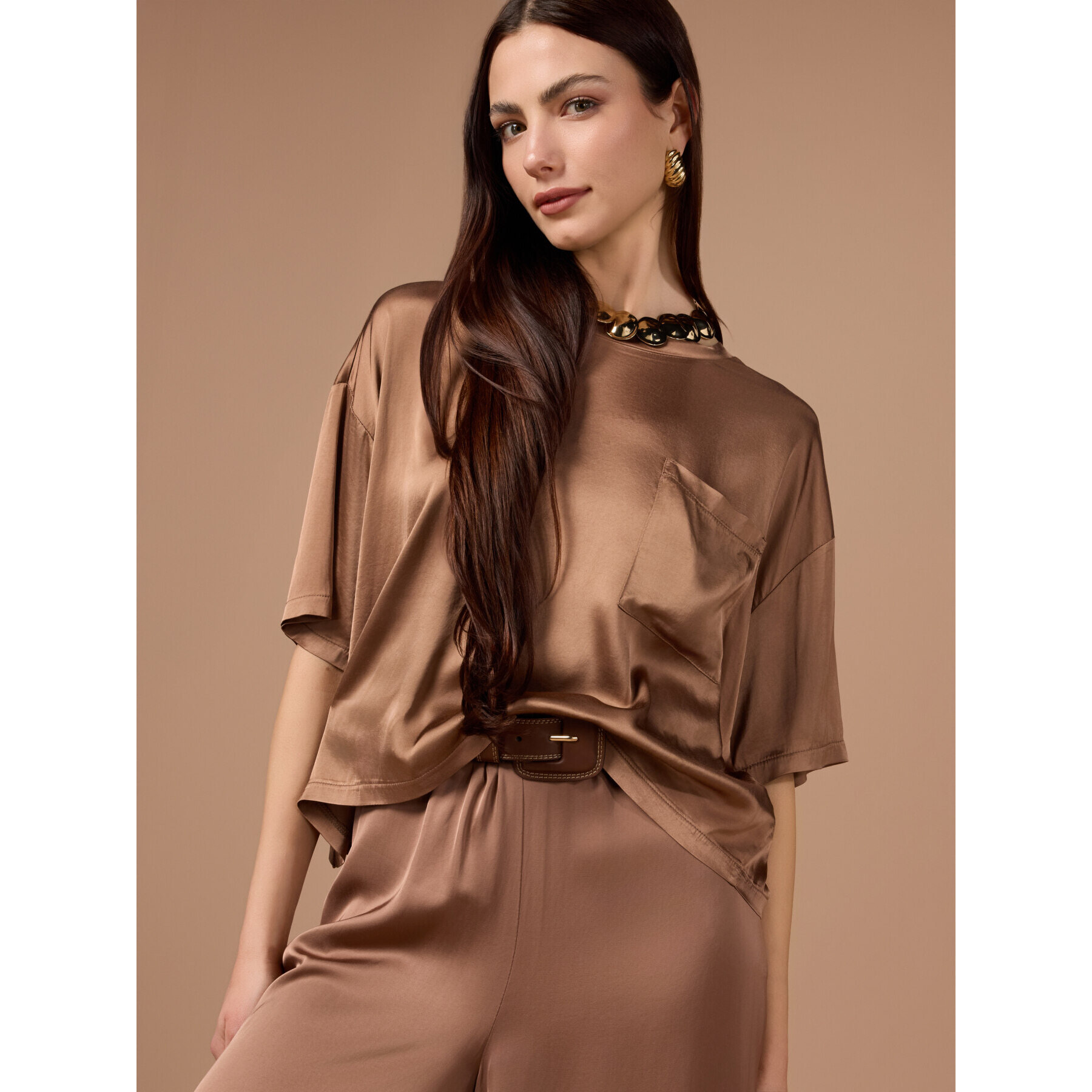 Oltre - Blusa de satén con bolsillo - Marrón