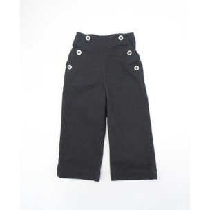 Pantalón de sarga gris oscuro con botones beige
