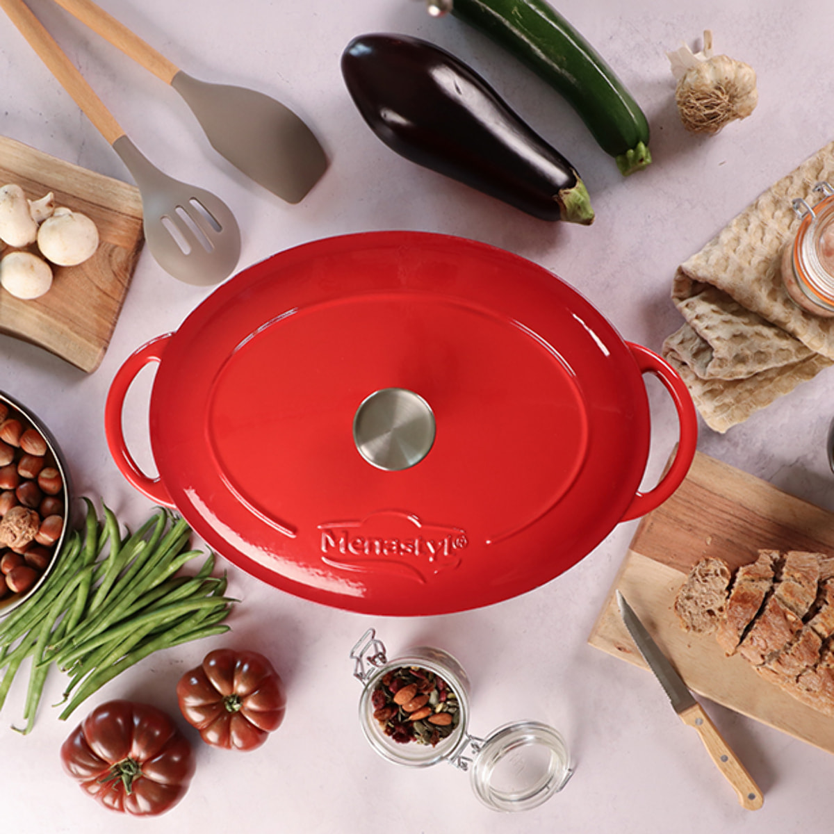 Cocotte ovale 9L en fonte émaillée rouge COLETTE