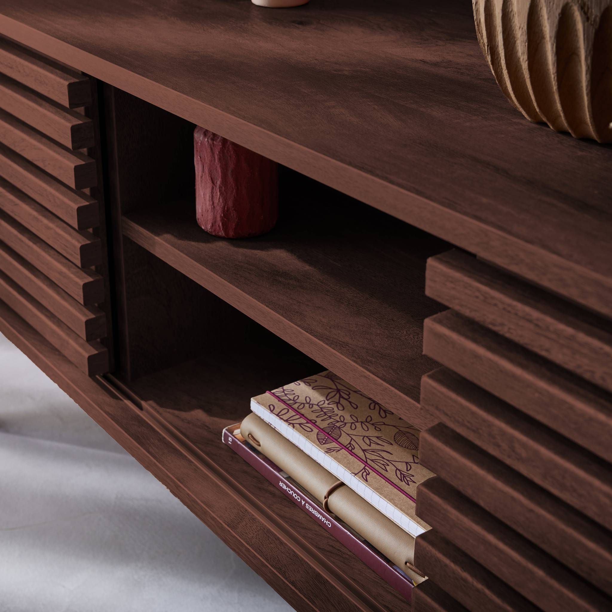 Meuble TV scandinave décor bois rainuré 2 portes 120cm MADERE