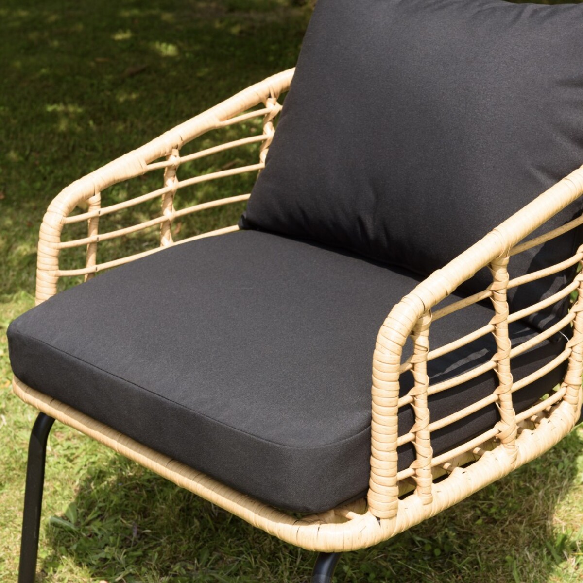MALO - Ensemble de 2 fauteuils rotin synthétique et table basse ronde