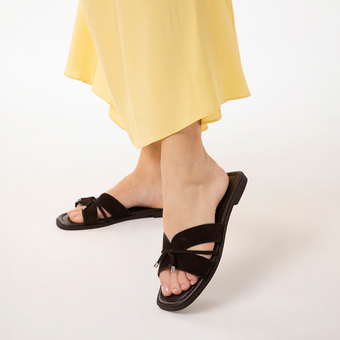 Sandali bassi testa di moro eleganti