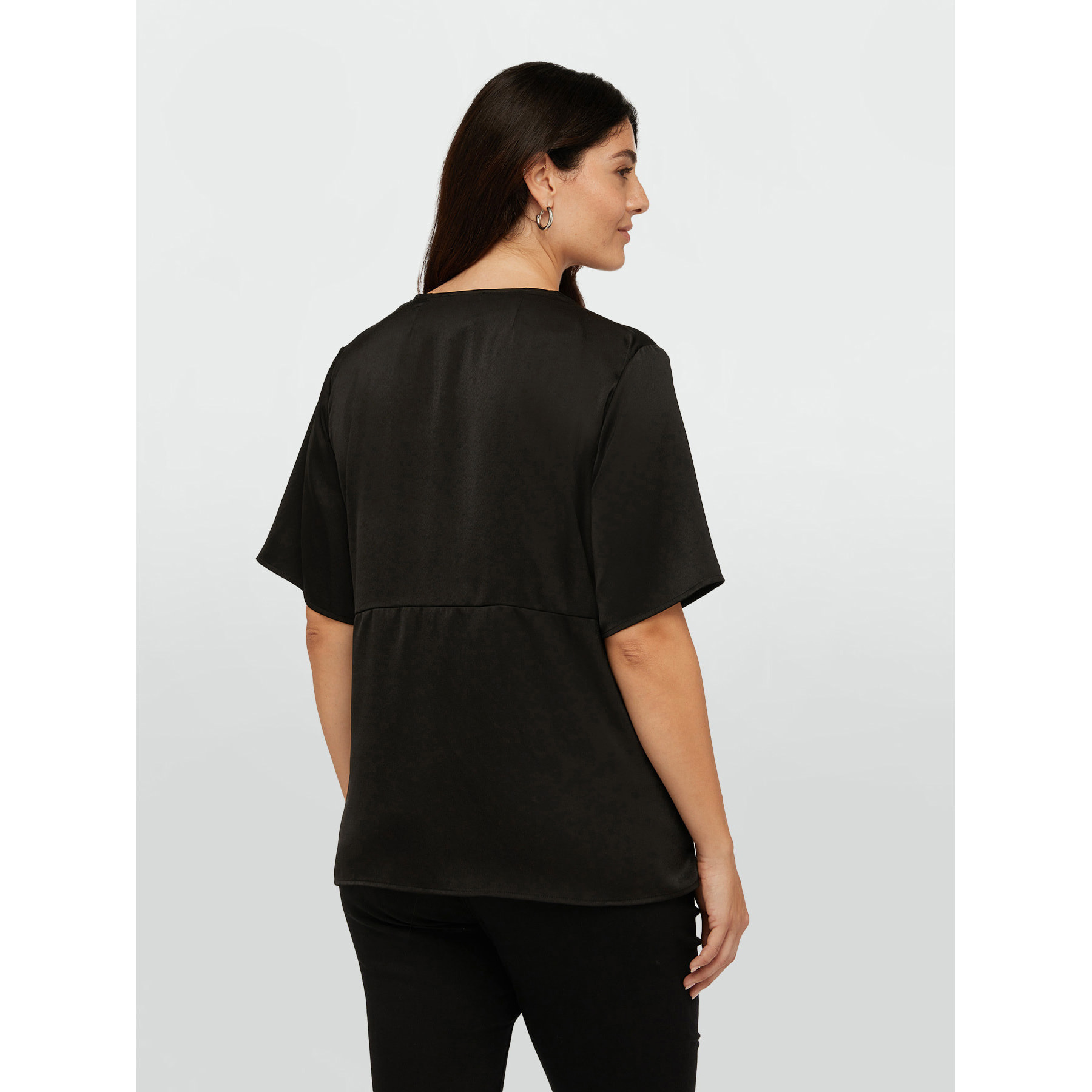 Fiorella Rubino - Blusa de viscosa LENZING™ ECOVERO™ con nudo - Negro