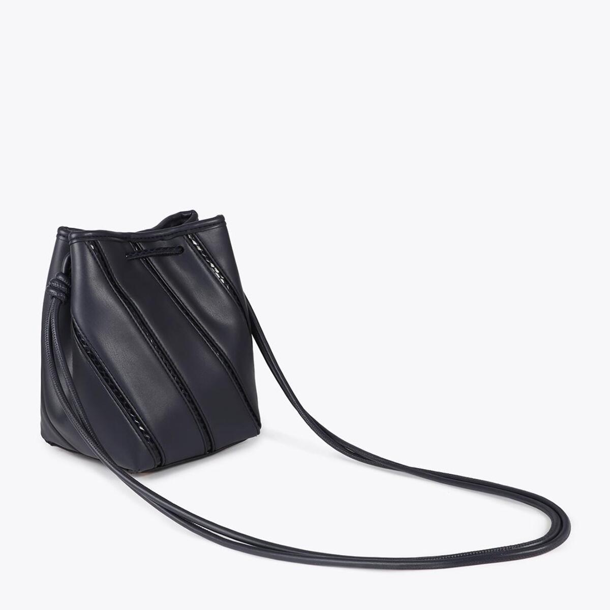 Tracolla con dettagli effetto serpente