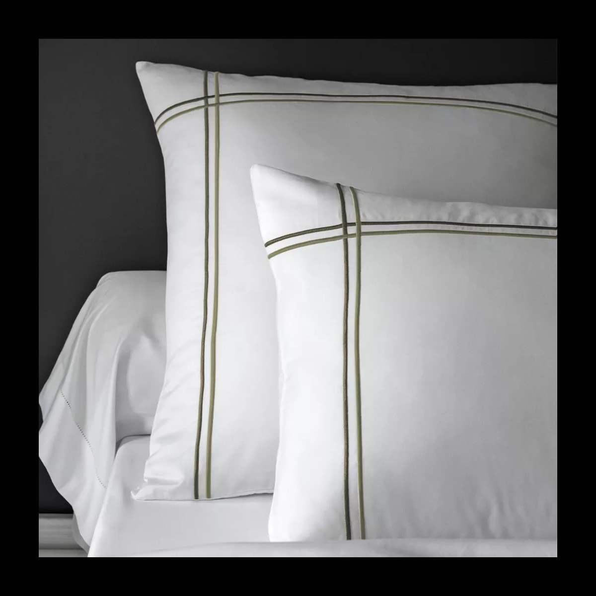 Lot de 2 taies satin de coton jeu d'unis blanc vert Palais chic bronze