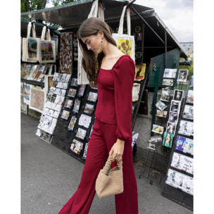 Pantalón de mujer campana de talle alto.