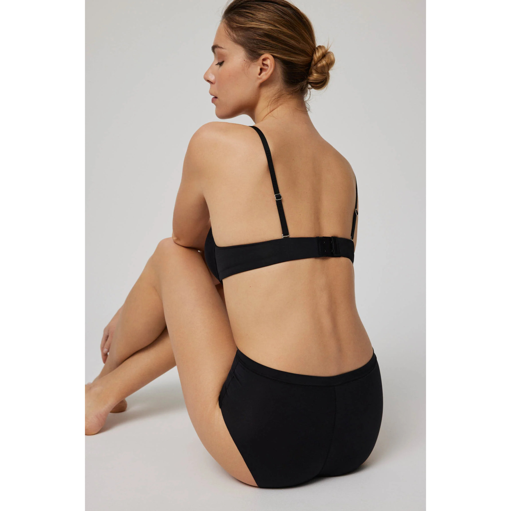 Slip a vita alta Adapt con finiture nere invisibili