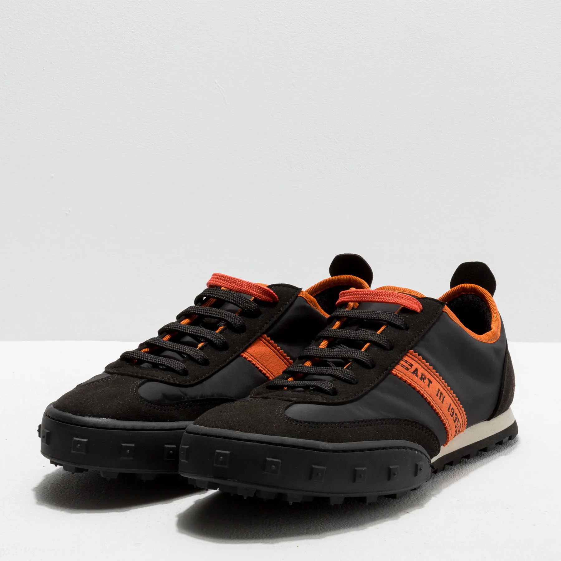 Zapatos 1109 NYLON BLACK-ORANGE/CROSS SKY color Black-orange