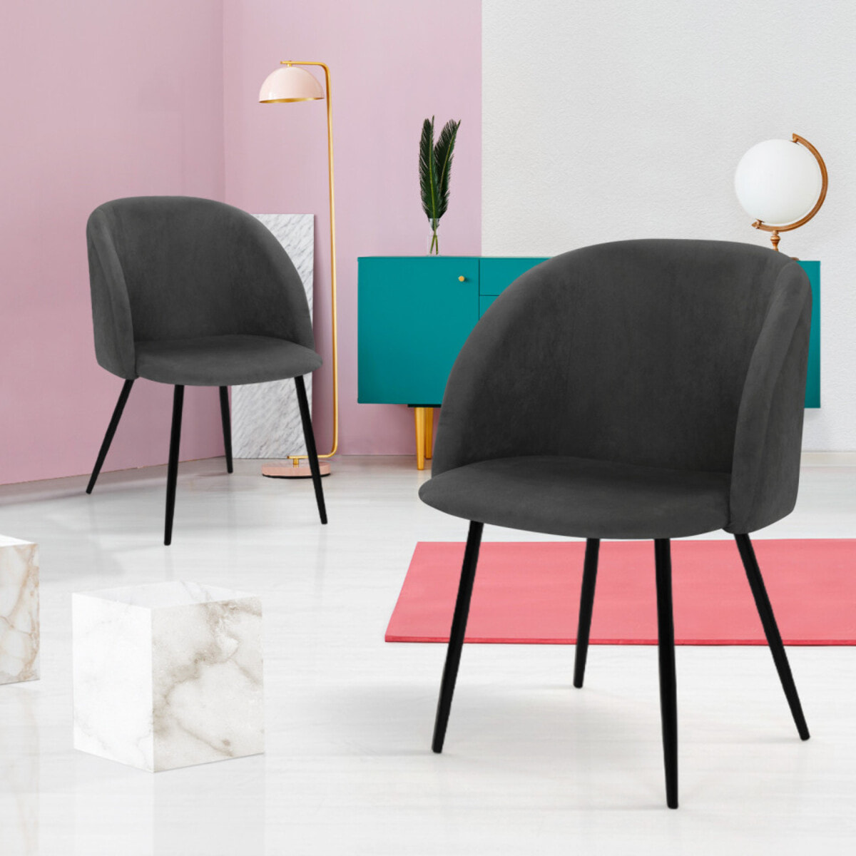 Chaises Nina en velours et pieds noirs