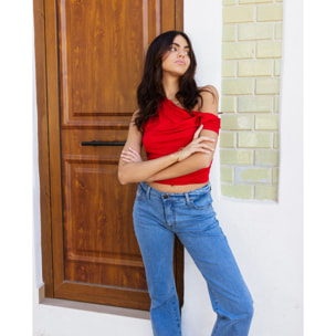 Camiseta de mujer cropped asimétrica