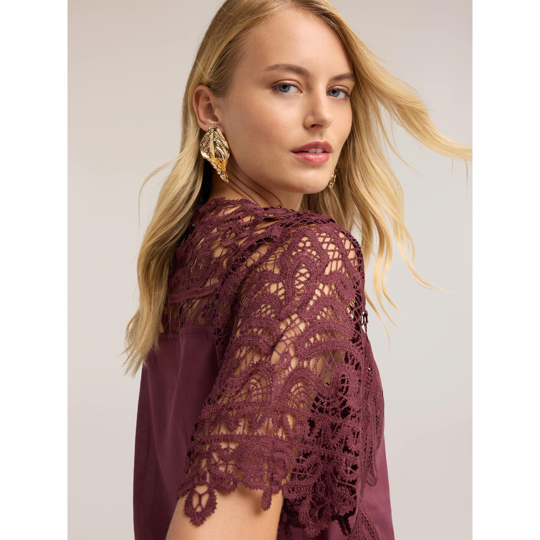 Motivi - Blusa de algodón con inserto de macramé - Violeta