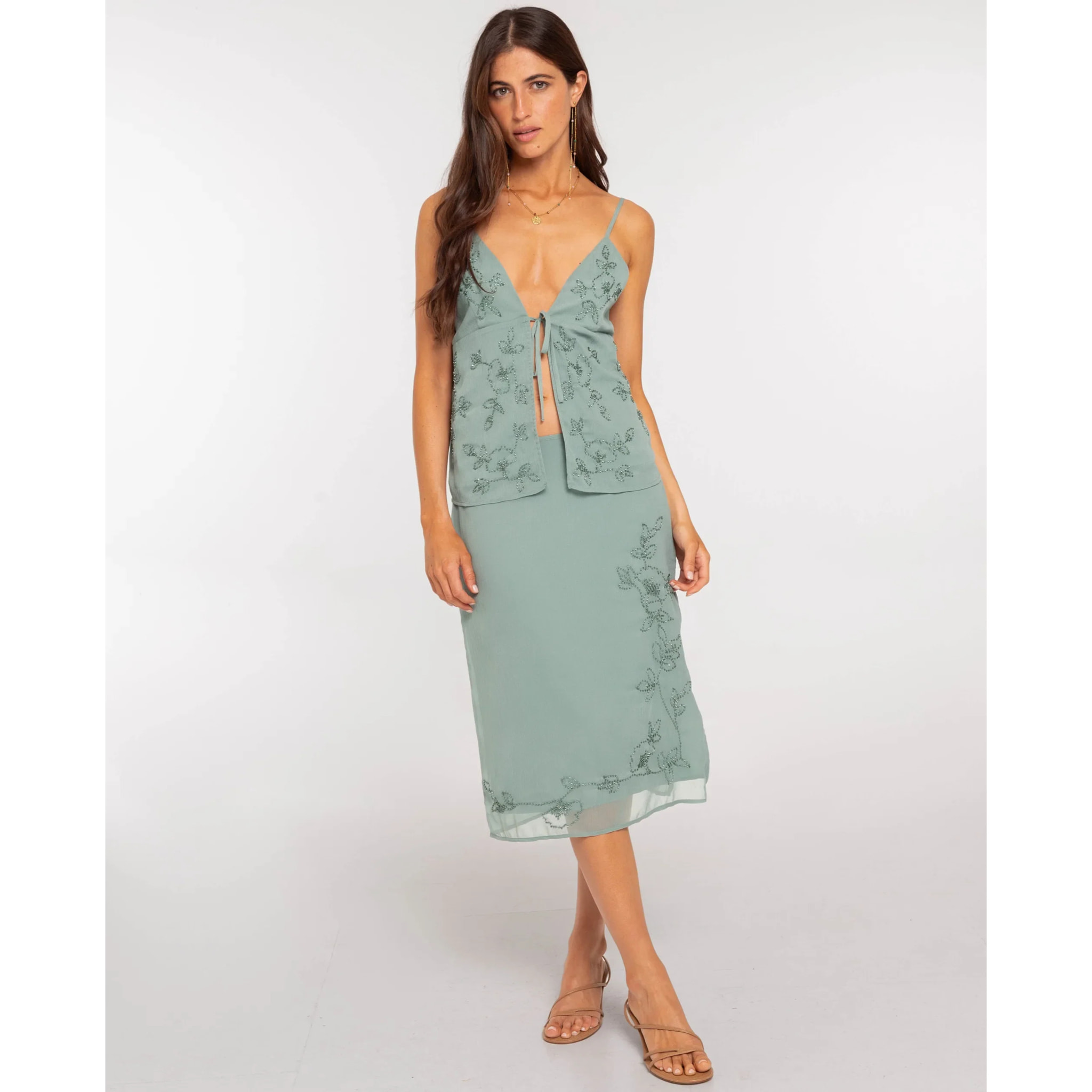 Top de tirantes de mujer con bordado y lazada