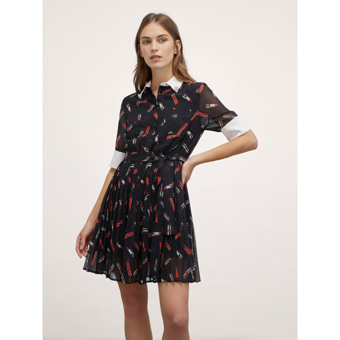 Motivi - Vestido camisero de georgette con estampado de pintalabios - Negro