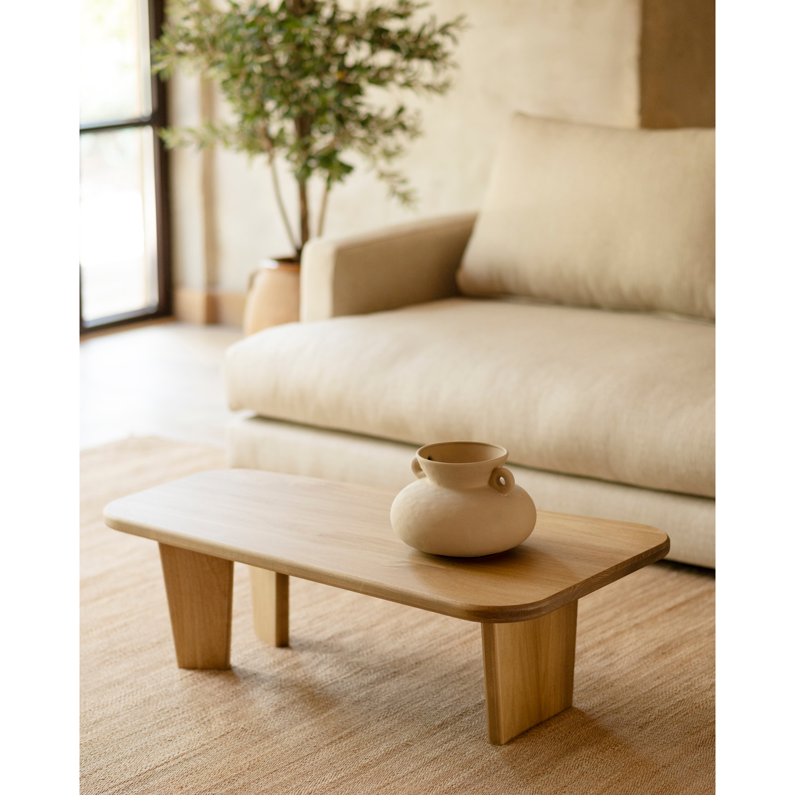 Table basse en bois massif de peuplier avec trois pieds de 100cm Hauteur: 30 Longueur: 100 Largeur: 58